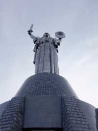 역사와 자연이 조화를 이루는 매력적인 도시 Kiev