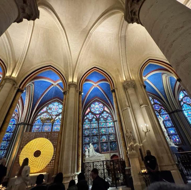 走訪巴黎聖母主教座堂（Cathédrale Notre-Dame de Paris）及莎士比亞書店