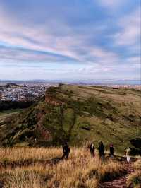 🎒🏰 Backpacker’s Guide to Edinburgh: Castles, Cobblestones & Cheap Thrills
