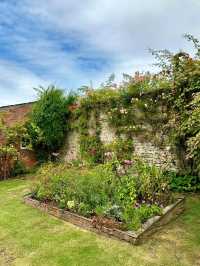 🌿 Rousham Gardens – England’s Timeless Landscape Escape