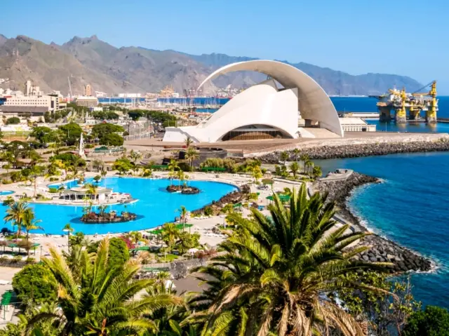 Discover the Enchanting Canary Islands!