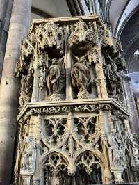 Skyward Majesty – Strasbourg’s Notre-Dame Cathedral Will Leave You Speechless ✨🕍  