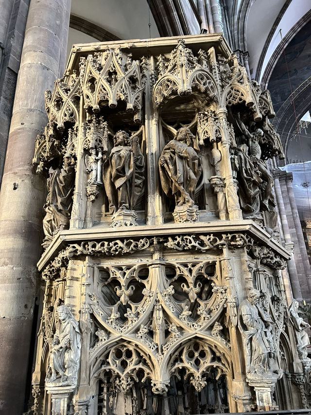 Skyward Majesty – Strasbourg’s Notre-Dame Cathedral Will Leave You Speechless ✨🕍  
