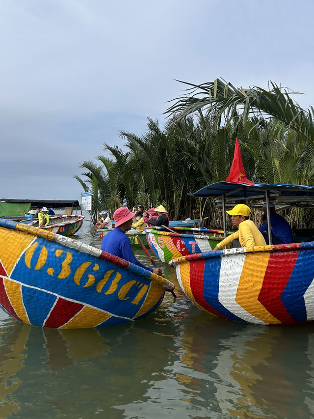 This river boat 🚤 makes you crazy 🤪  This river boat 🚤 makes you crazy 🤪