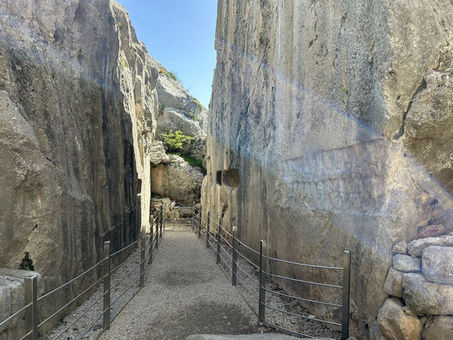 Travel Artists! Visit the Yazilikaya Hittite Temple for an Evocative Historical Experience! 