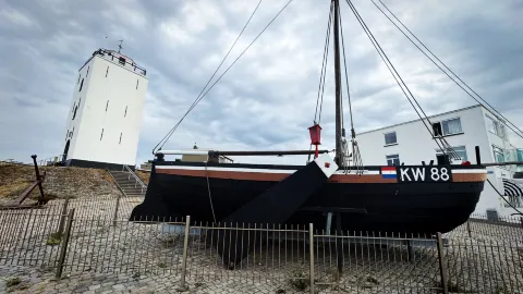 ⚓️🕯️ Beacon of the Coast: Exploring Katwijk’s Historic Lighthouse & Fisherman’s Monument — traveler post in Flevoland