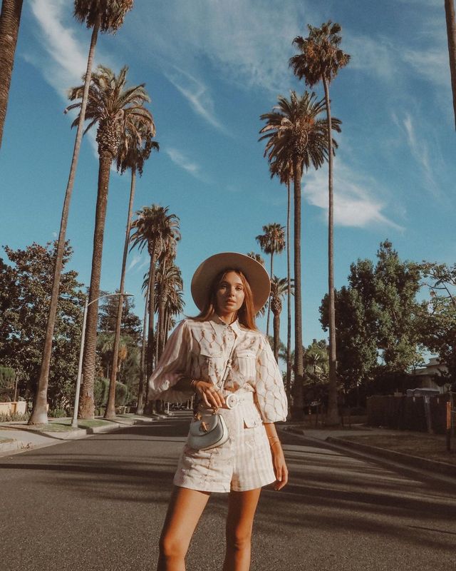 Mom and Me: Capturing Beverly Hills Bliss, One Palm Tree at a Time! 🌴📸