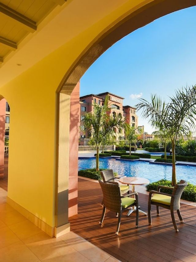 🌟✈️ Kampala's Cozy Corners: Top Hotel Picks! 🏨🍹