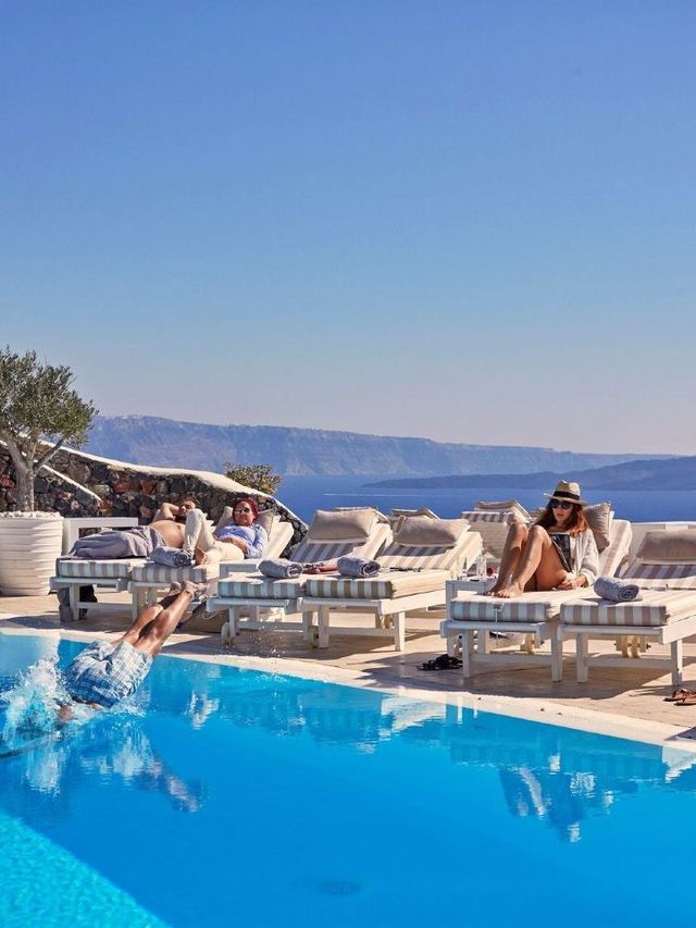 🌟 Santorini's Canaves Ena: A Luxe Stay! 🌟