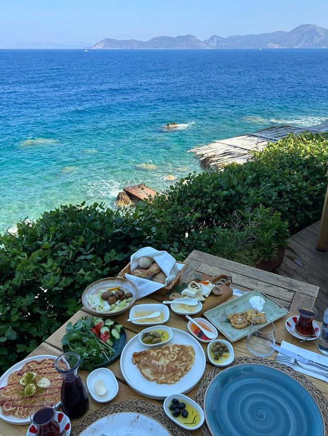 Turkey's Nautical Hotel: A Cliffside Paradise