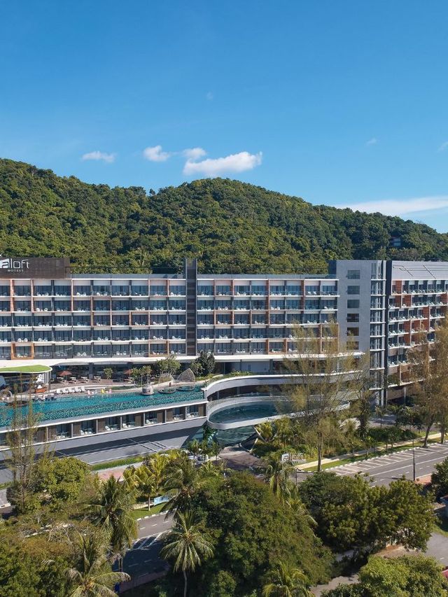 🌴 Langkawi's Aloft: A Tech-Savvy Tropical Retreat 🌞