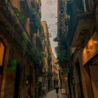 Exploring the Old Town in Barcelona 🇪🇸