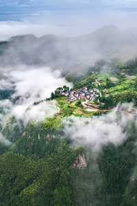 懸崖之上的古村落，感受“天空之城”清涼一夏的魅力