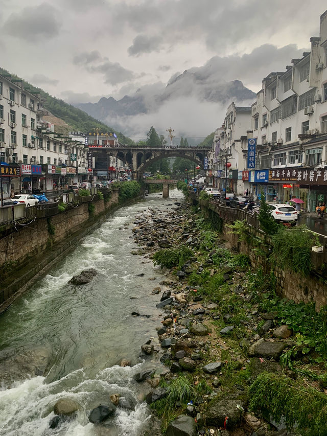 A Rainy Weekend in Huangshan