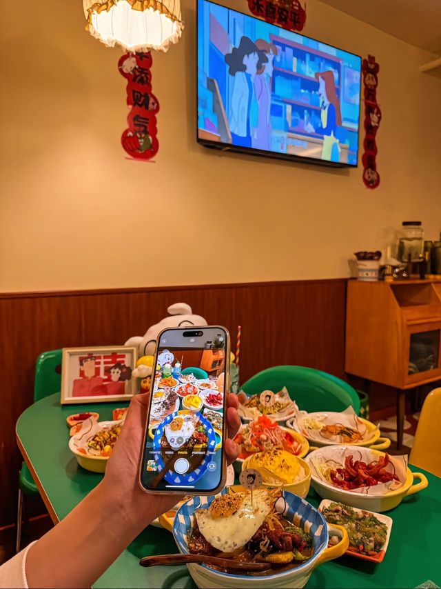 長春桂林路｜蠟筆小新主題的日式食堂。真的太可愛了 環境及餐食滿滿的蠟筆小新風格 肥牛咖喱。