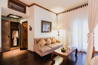 Malang Treasure Hunt: Unique Architecture and Cultural Experience.