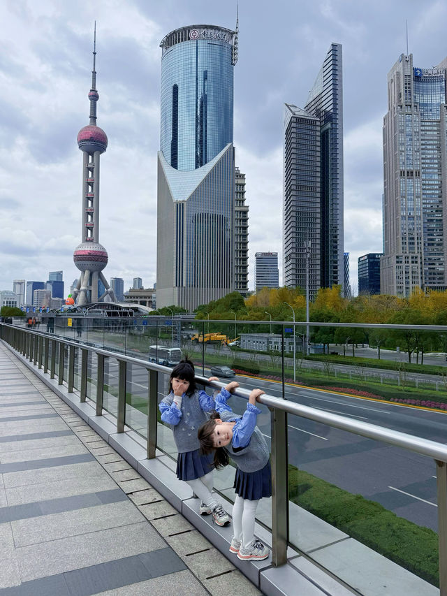 上海麗晶酒店東方明珠泳池。