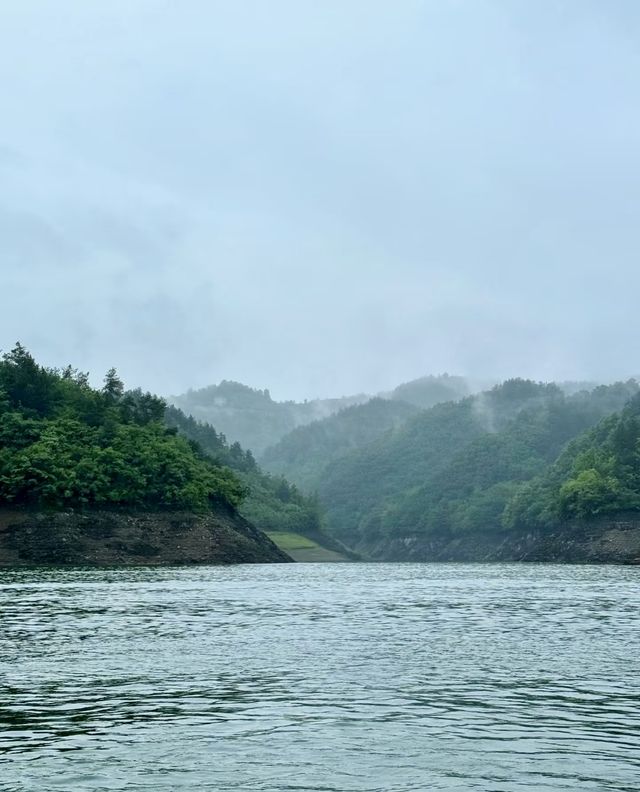 陝南一個人也沒有！彷彿在海邊絕美島嶼露營地
