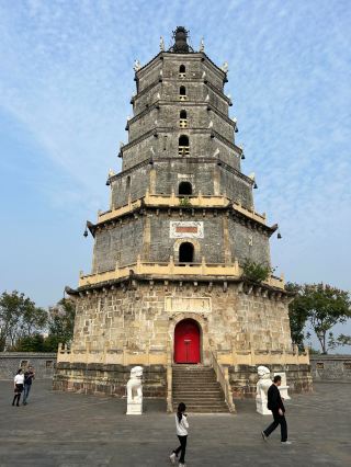 Laiyan Pagoda in Hengyang, Hunan: a stunning blend of ancient and modern!