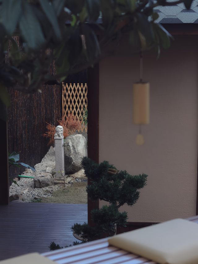 入住撫仙湖的油畫世界，享受湖居慢時光