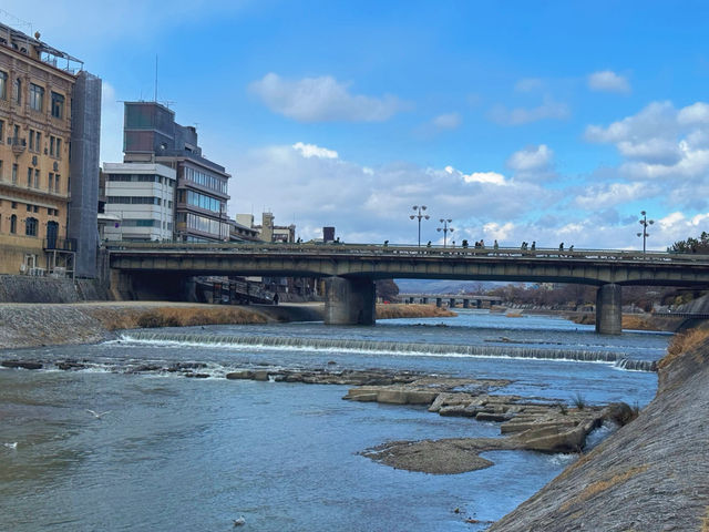 端午快閃京都鴨川：古韻河川的夏日風情指南