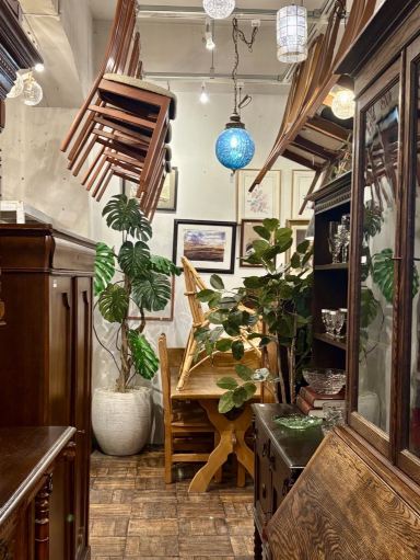 A Fusion of Vintage and Modern Selections—70B | Trip.com Osaka