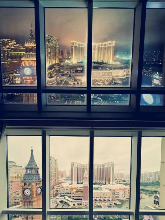 澳門天際雲端奢華！瑞吉酒店無邊泳池絕景體驗