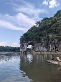 踏入桂林象鼻山景區，恍如誤闖入大自然精心雕琢嘅夢境。