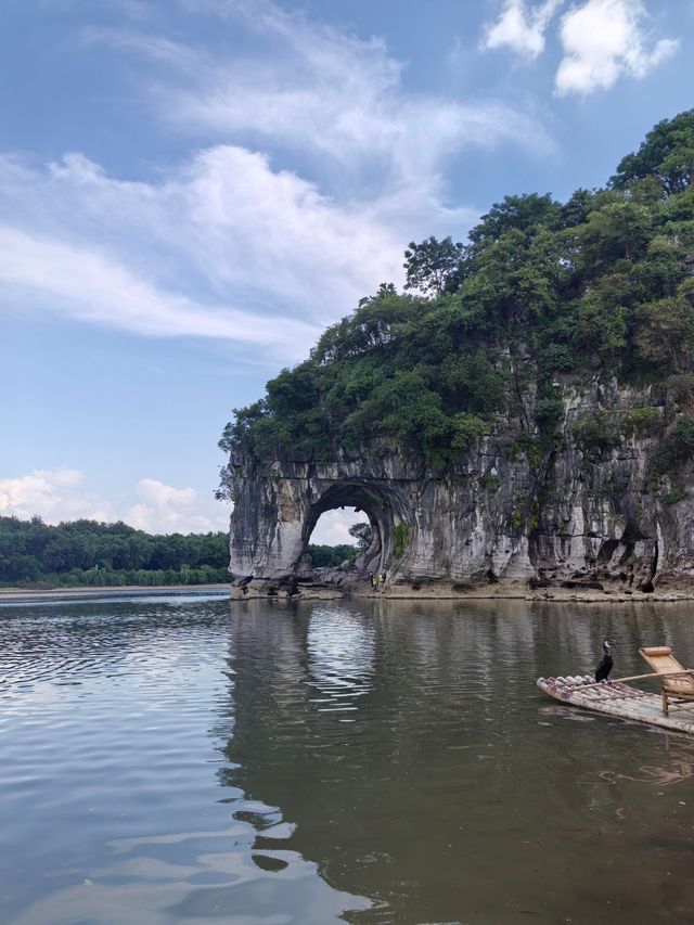踏入桂林象鼻山景區，恍如誤闖入大自然精心雕琢嘅夢境。
