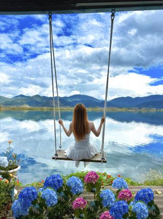 루구호 중앙에서 잠들다! 떠다니는 민박집이 너무 치유돼요