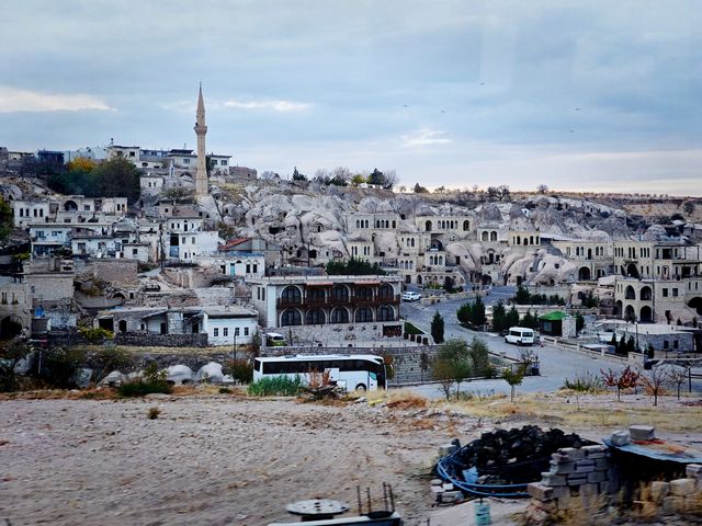 卡帕多奇亞奇幻之旅:從駱駝岩到洞穴瓦罐牛肉的沉浸式體驗 卡帕多奇亞奇幻之旅:從駱駝岩到洞穴瓦罐牛肉的沉浸式體驗