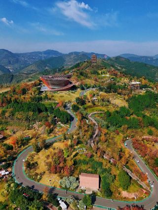 1h direct to a hidden gem near Chengdu for kids! The free rainbow plank road is perfect for photos!