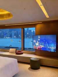 香港維港C位封神!麗晶酒店把270°海景焊進房間