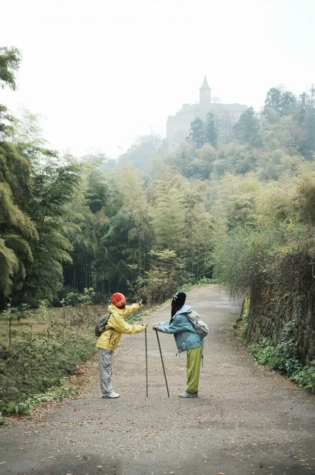 浙江徒步|古堡配紅楓跟風最成功的一次