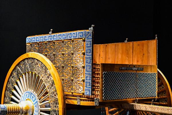 Another stunning exhibition has opened at the Shanghai Museum East