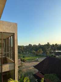 Convenient Location, Spacious Rooms, and Excellent Service
