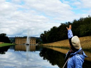 查茨沃斯莊園 Chatsworth House，位於峰區德文特河畔，佔地3萬多英畝，是卡文迪許家族近500年