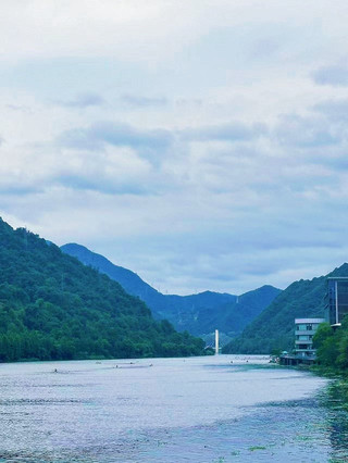 National Day Long Holiday in Jiande: Rainy Days with Stunning River Mist Atmosphere
