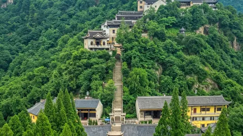 A local secret! Wuhan's 582m cloud-high wonderland, the top choice for a weekend getaway to breathe and unwind — traveler post in Wuhan
