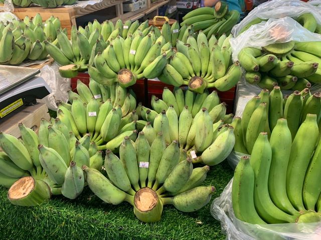 ตลาดสดธนบุรี ของกินเยอะ อิ่มตัวตึง 