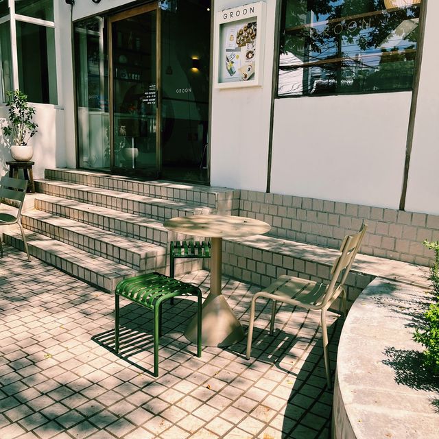 ชีวิตชีวา คาเฟ่สวยๆ ที่นิมมานซอย 7