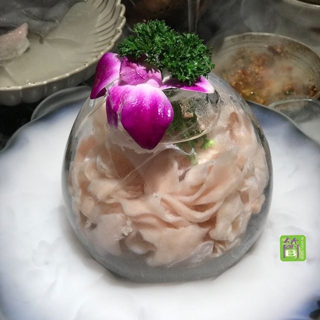 銅鑼灣美味麻辣火鍋「山止川行」