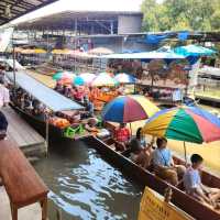 ลงเรือเที่ยว ตลาดน้ำดำเนินสะดวก ราชบุรี