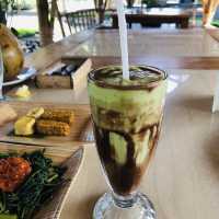 在烏布水上發呆亭裡享受印尼美食：Bale Udang Mang Engking Ubud