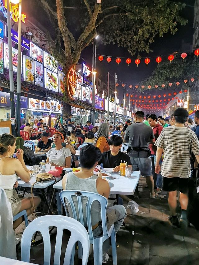 Jalan Alor, the Foodies' Paradise!