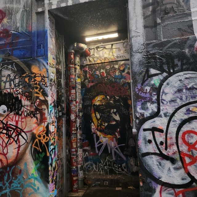 Street art alley in melbourne