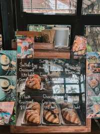 Slurp coffee specialist คาเฟ่ริมแม่น้ำ