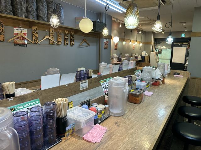 東京・三軒茶屋。茶沢通りのボリュームラーメン『野郎ラーメン 三軒茶屋店』
