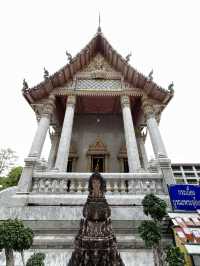 กราบหลวงพ่อโต ณ วัดอินทรวิหาร (พระอารามหลวง)