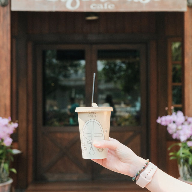 Lifehouse Cafe & Kitchen คาเฟ่กลางสวนฟิลโฮมมี่